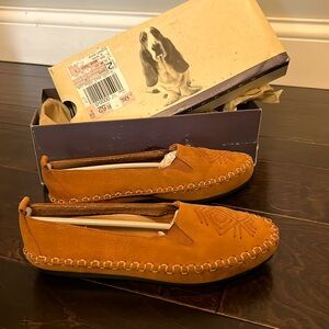 Hush Puppies Russet loafer NIB 7